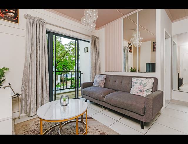 1 BEDROOM APARTMENT FOR SALE IN CROWTHORNE AH